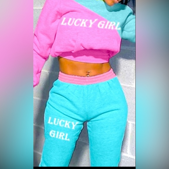 “LUCKY GIRL” Printed On Top & Bottoms Hooded Crop Sweatshirt & Joggers Outfit - Picture 4 of 7